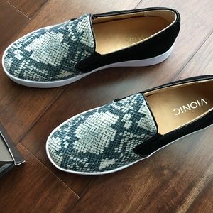 vionic splendid midi snake